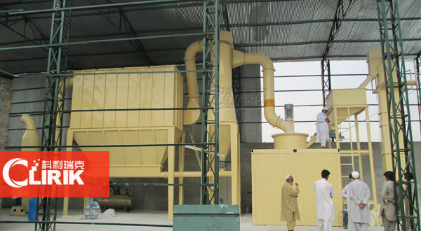 三環(huán)微粉磨粉機(jī)采用分層圓周運(yùn)動(dòng)提高生產(chǎn)出料率