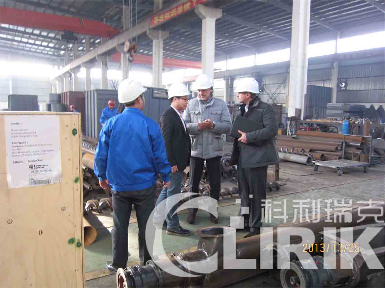 意大利客戶對(duì)我廠三輥研磨機(jī)進(jìn)行考察